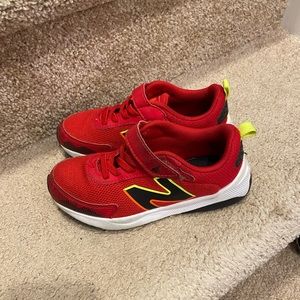 Boys New Balance 545 Bungee Lace with Hook-and-Loop Top Strap